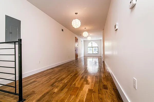 Rented by Nooklyn NYC LLC | media 41