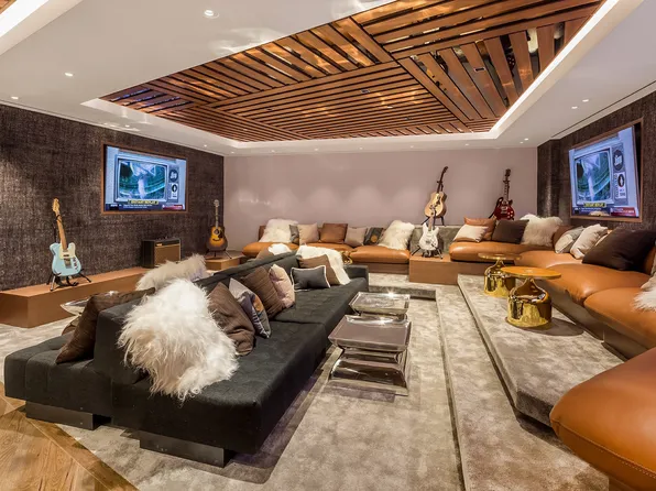 200 East 95th Street image 21 of 24