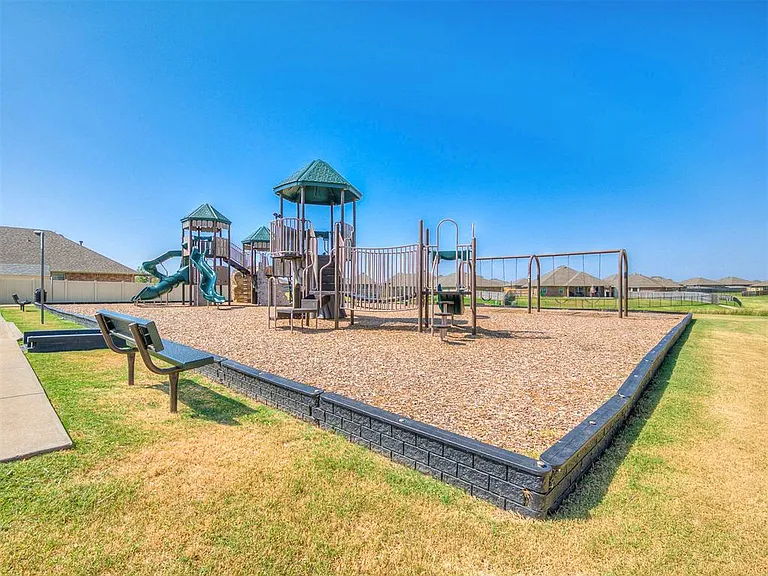 18025 Sunny Stone Ct — Photo 33
