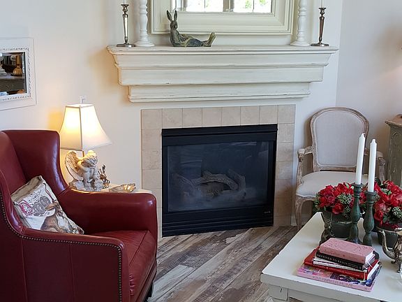 FIREPLACE IN FRONT SITTING 