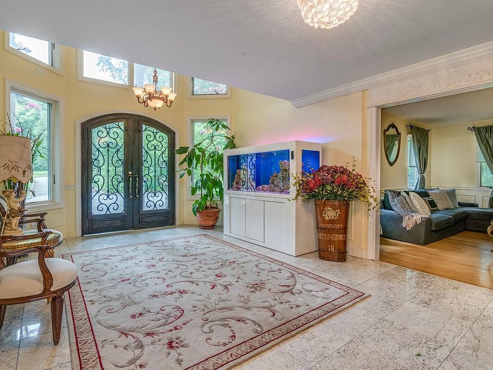 3 August Ln, Old Westbury, NY 11568 MLS 3340041 Zillow