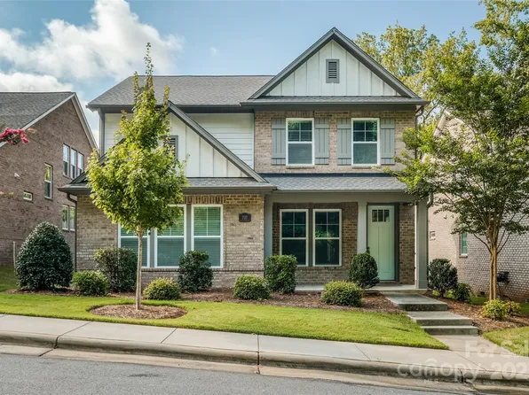 707 Marion Dr, Matthews, NC 28105
