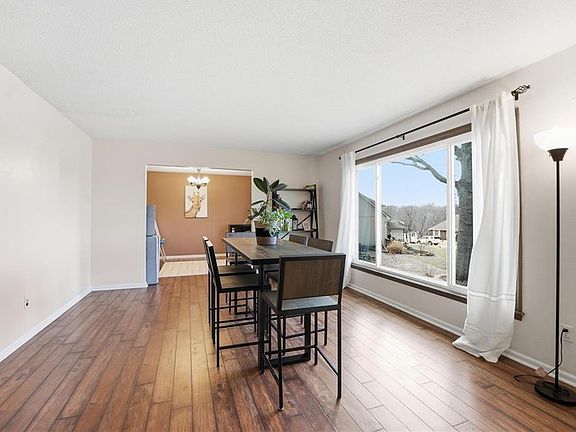 4th image of 6717 NW Lawson Ln