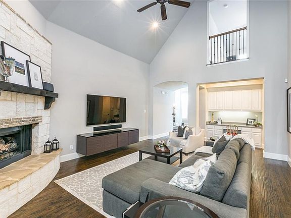 5th image of 1429 Bluebell Ave