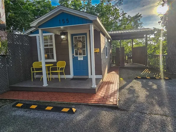 155 W Van Buren, Eureka Springs, AR 72632