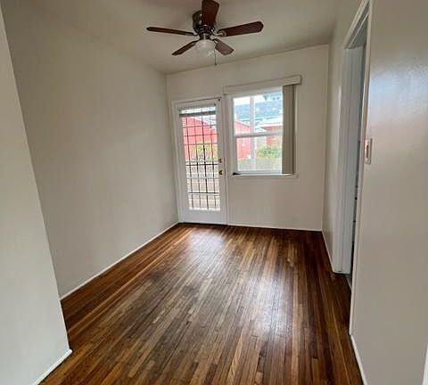 3rd image of 931 Emerald St