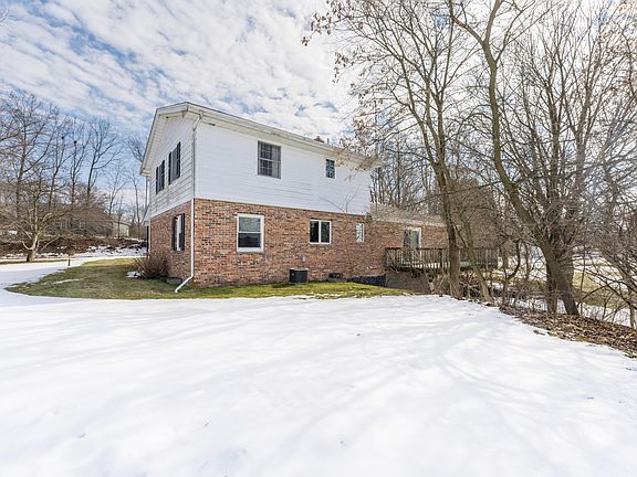 4th image of 10798 Pleasant Lake Rd