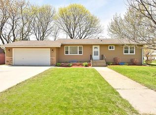 326 Shumway Ave, Faribault, MN 55021