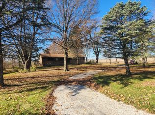 1005 Rabbit Hill Rd, Bloomington, IL 61705