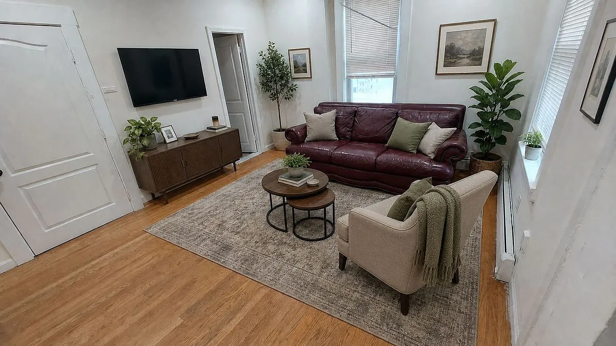 2 bed, 1.0 bath, 1091 sqft, $2,800 — Photo 1