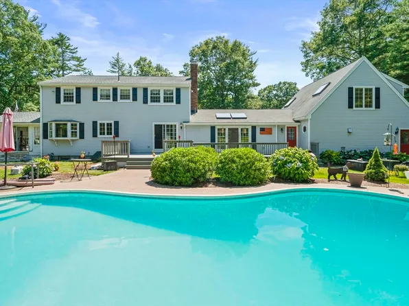 453 Elm St, Duxbury, MA 02332
