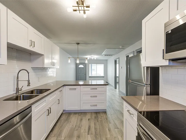 3112 Wentworth St #2 — Photo 8