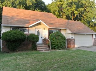 2083 Green Rd, Cleveland, OH 44121