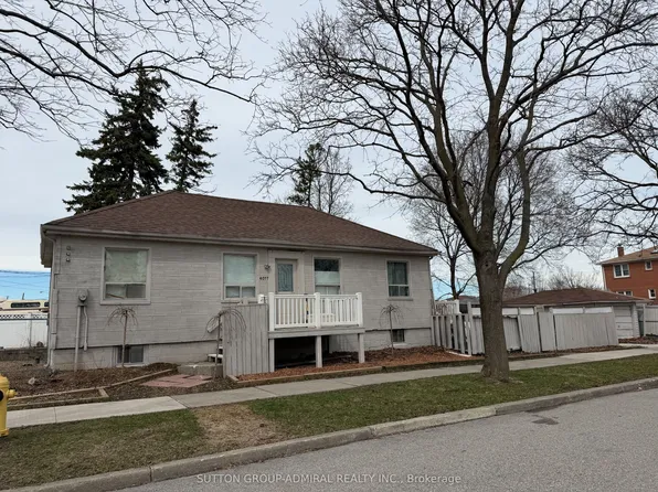 4077 Dufferin St, Toronto, ON M3H 5R8