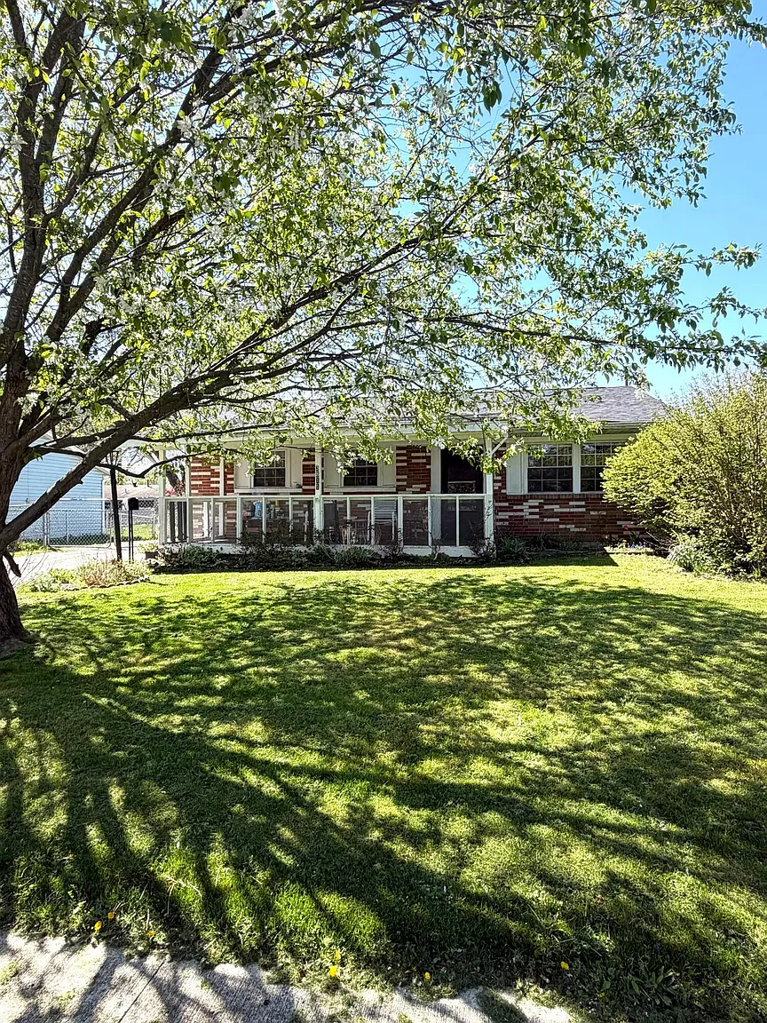 3811 Glenfield Rd photo 1