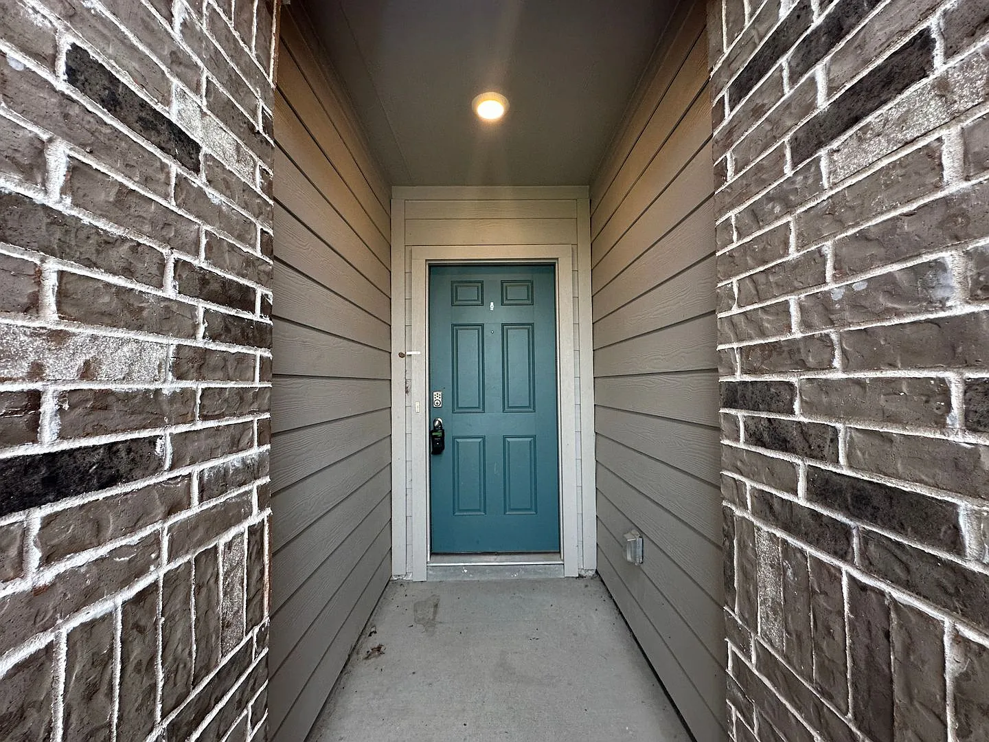 Classic Three Bedroom Two Bath Home in a Great Neighborhood — Photo 2