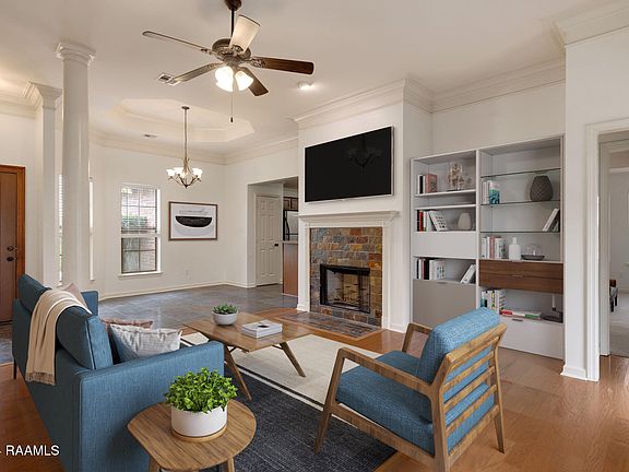 5th image of 125 Tall Oaks Ln