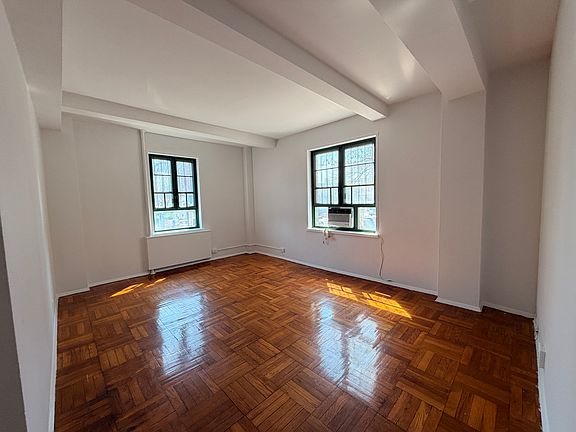 4th image of 2059 McGraw Ave APT Md