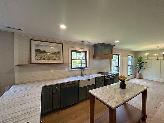 2nd image of 2 Juniper Dr
