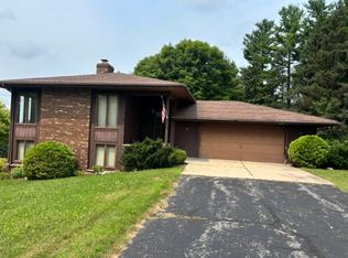 9519 Mullen Dr, Allenton, WI 53002