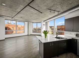 Lakeview 3200 Apartments, Chicago, IL 60657