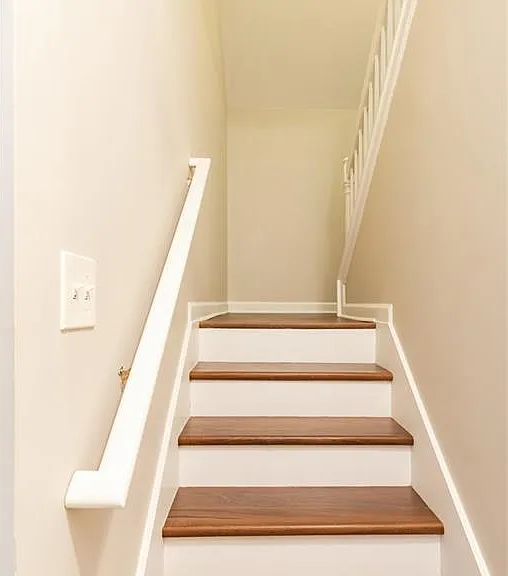 1099 Smith St SW #B — Photo 11