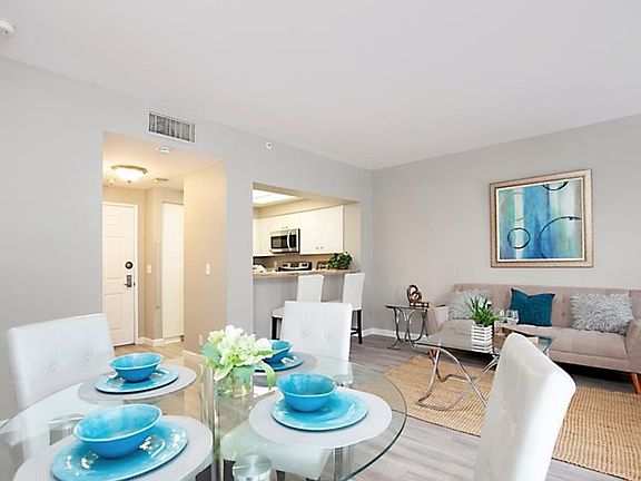 5th image of 620 State St Unit 215