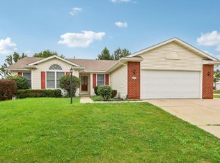2317 Brookstone Ln, Waukesha, WI 53188