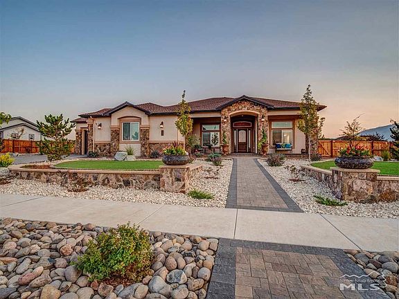 2nd image of 2 Lake Meadow Ln