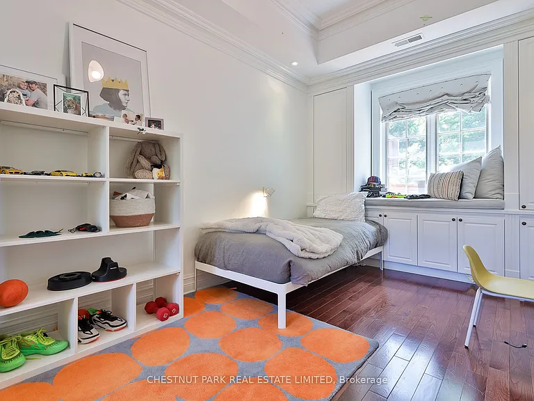 21 Douglas Cres — Photo 24