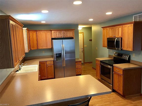 5th image of 1660 Firethorn Ln