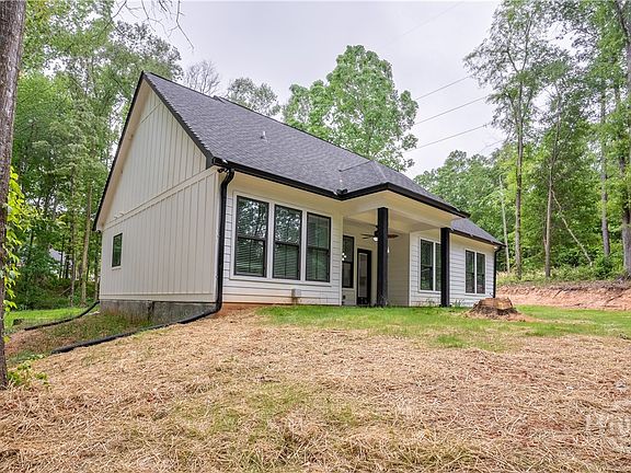 3rd image of 281 Ruby Lane