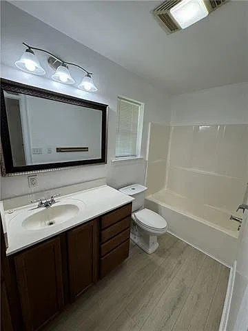 3 bed, 2.0 bath, 1270 sqft, $1,400 — Photo 4