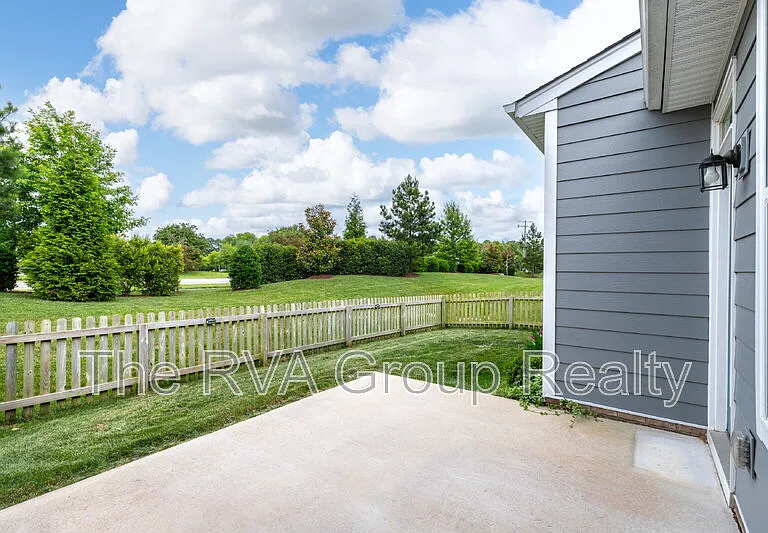 9065 Spring Green Loop — Photo 4