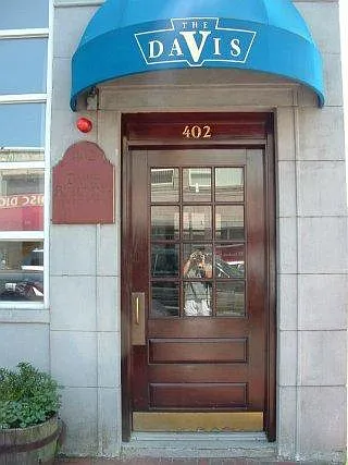 Building Photo - Highland Ave