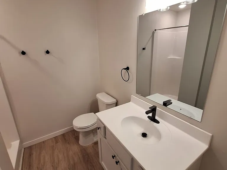 826-834 Thames Ct #1008 — Photo 26