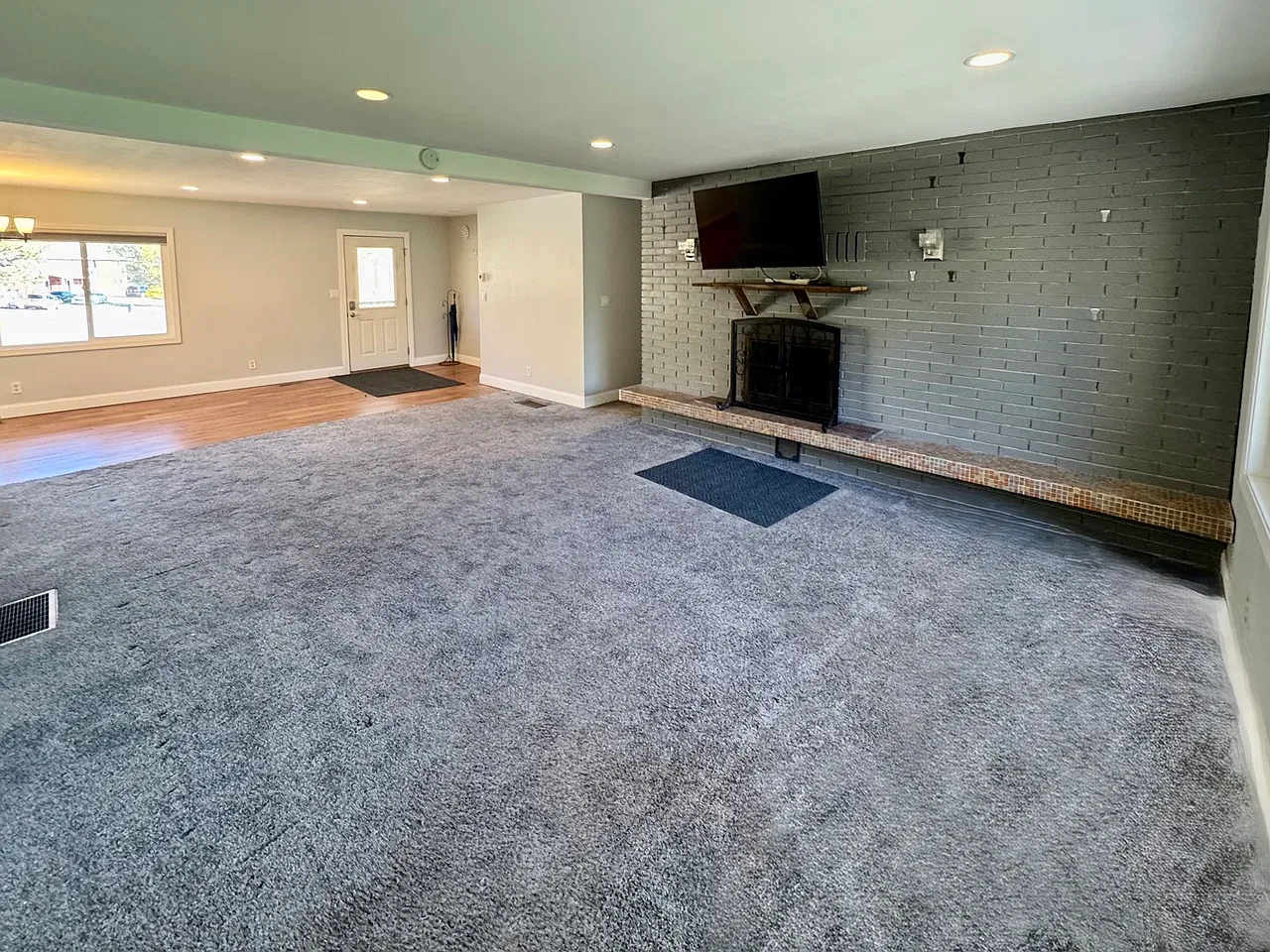3 bed, 2030 sqft, $2,400 — Photo 3