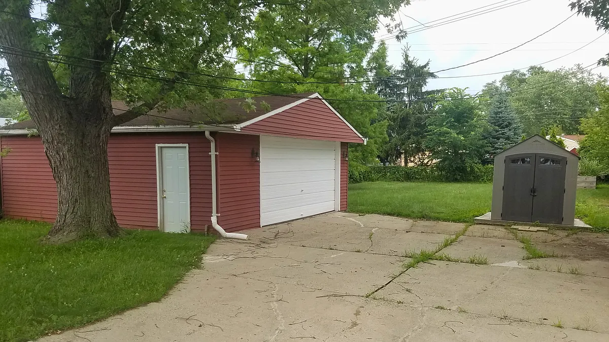 Building Photo - 7320 Lathers St