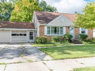 1668 Fiesta Ln, Green Bay, WI 54302