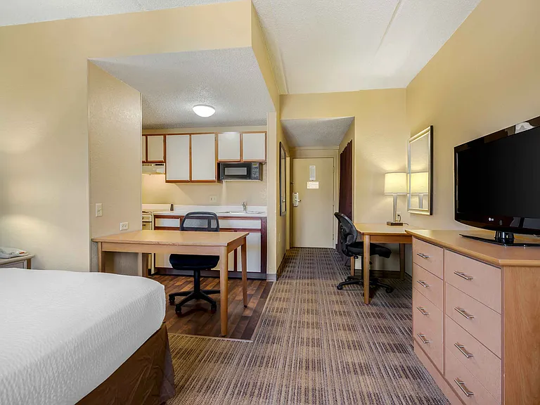 Studio Suite - 1 Queen Bed