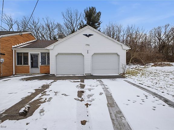 2nd image of 3323 Shirley Rd