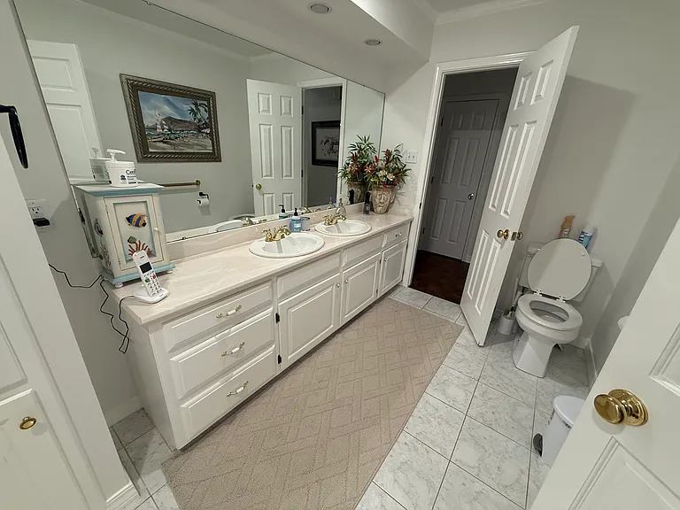 Master bathroom.
