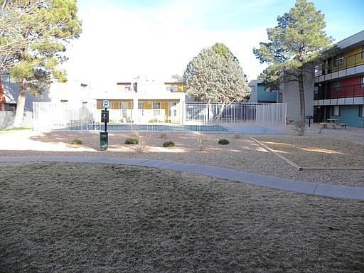 3rd image of 1400 Valencia Dr SE