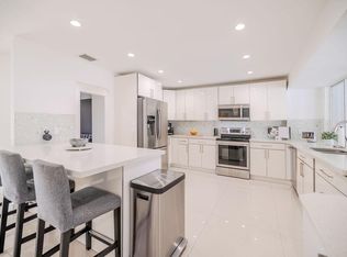 8551 Gatehouse Rd, Plantation, FL 33324