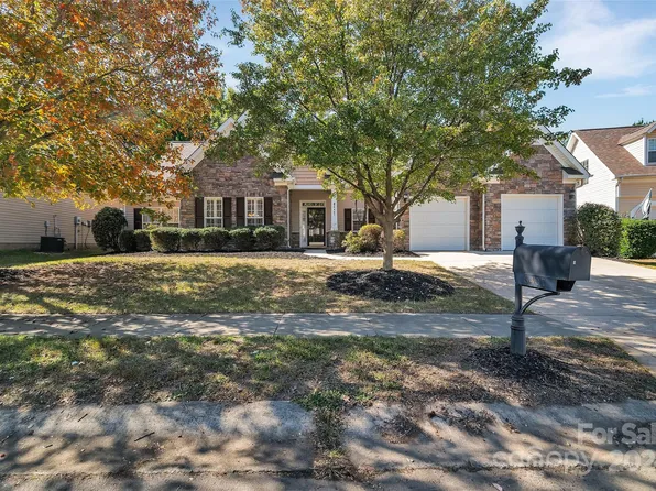 6407 Breckfield Ct, Charlotte, NC 28278