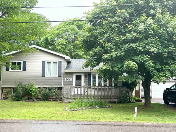 2012 Montgomery St, Marquette, MI 49855