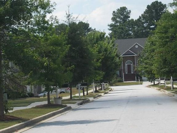 3rd image of 2343 Temple View Dr