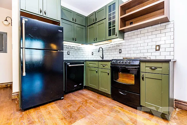 Rented by EXR | media 4