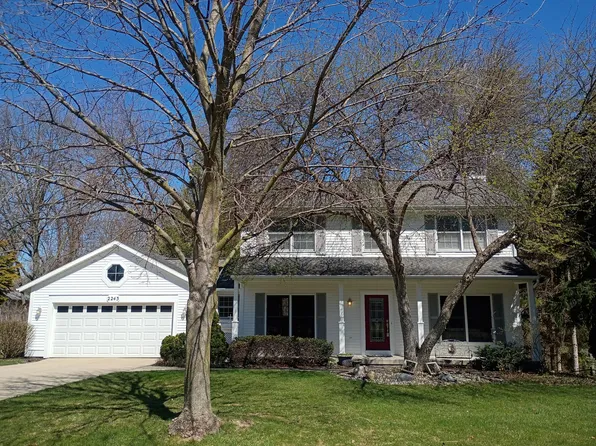2243 Waterford Way NE, Grand Rapids, MI 49525
