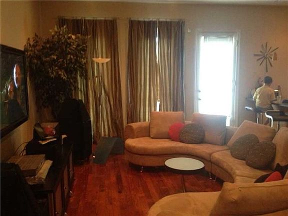 4th image of 2216 Annunciation St